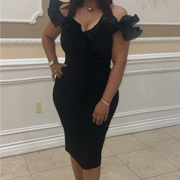 Off Shoulder Ruffle Bodycon Dress - Picture 5 of 6